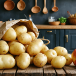 découvrez des astuces simples et efficaces pour conserver vos pommes de terre plus longtemps et éviter qu'elles ne germent. suivez nos conseils pratiques pour prolonger leur fraîcheur.